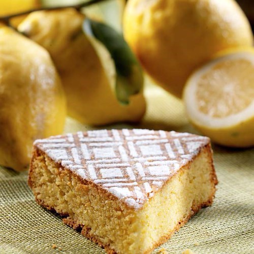 Caprese al limone: un dolce perfetto per ogni occasione che unisce il meglio di due territori