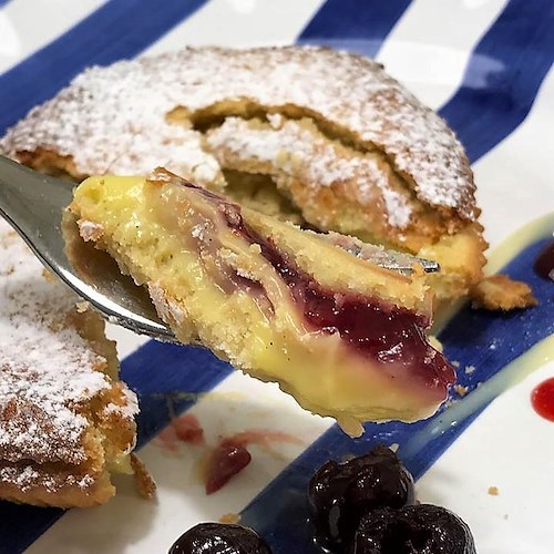 Il nostro pasticciotto Crema e Amarene / Ricetta