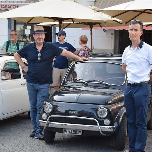 L'amore per le cose buone e genuine: il nostro gelato apprezzato dagli equipaggi francesi in Fiat 500