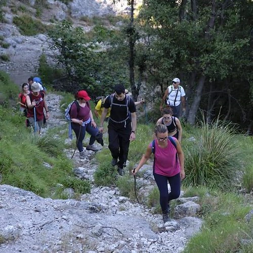 TURISMO-SENTIERO DELLE FORMICHELLE DA TRAMONTI A MINORI, DA OGGI E' PIU' DOLCE